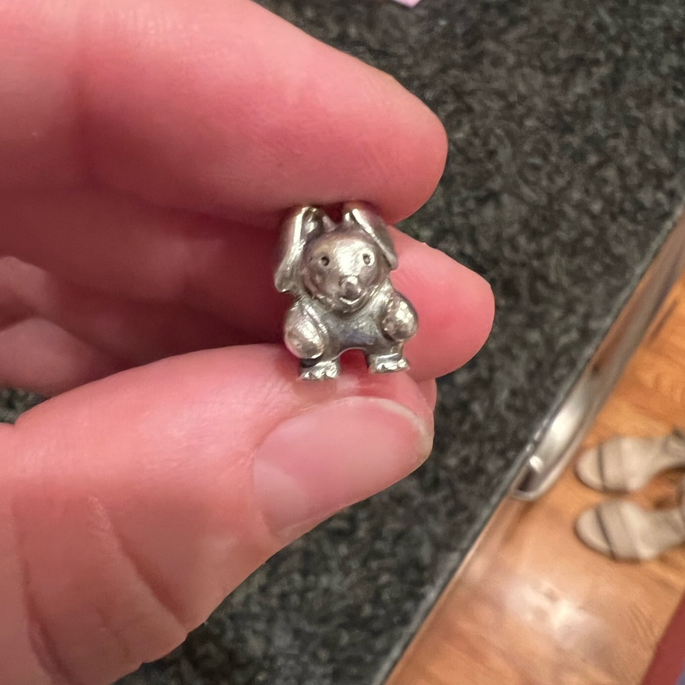 Retired/discontinued Pandora rabbit charm.